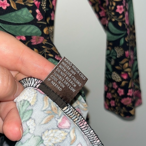 J.MCLAUGHLIN Manor Floral Signature Tee Size Large - Picture 6 of 10